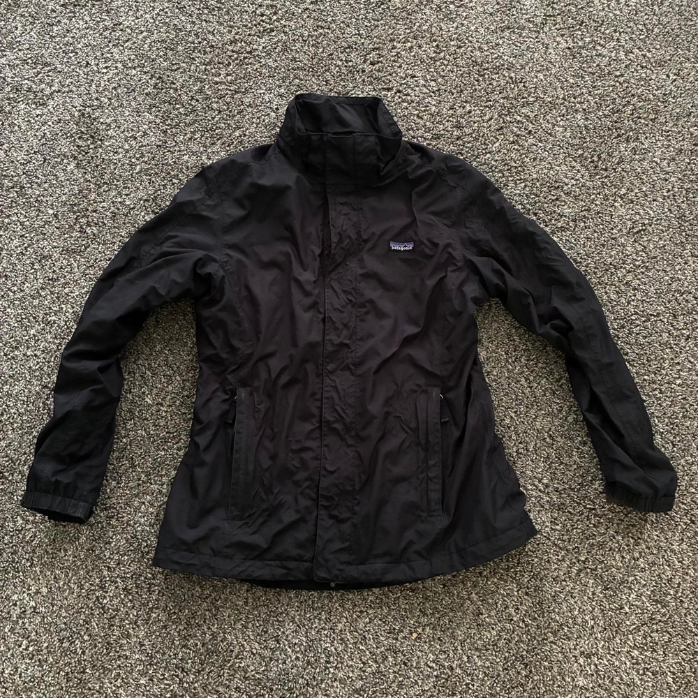 Patagonia Women's Large Black Rain Jacket Waterproof Outdoor Shell
